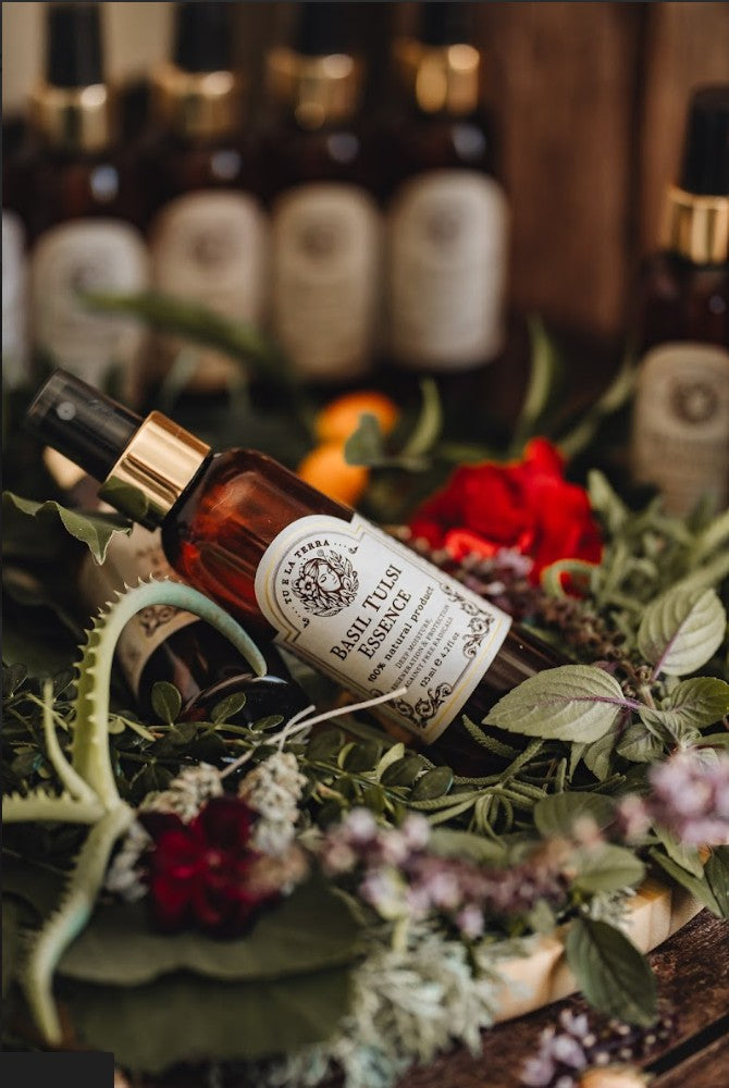 Basil Tulsi Essence by TU E LA TERRA